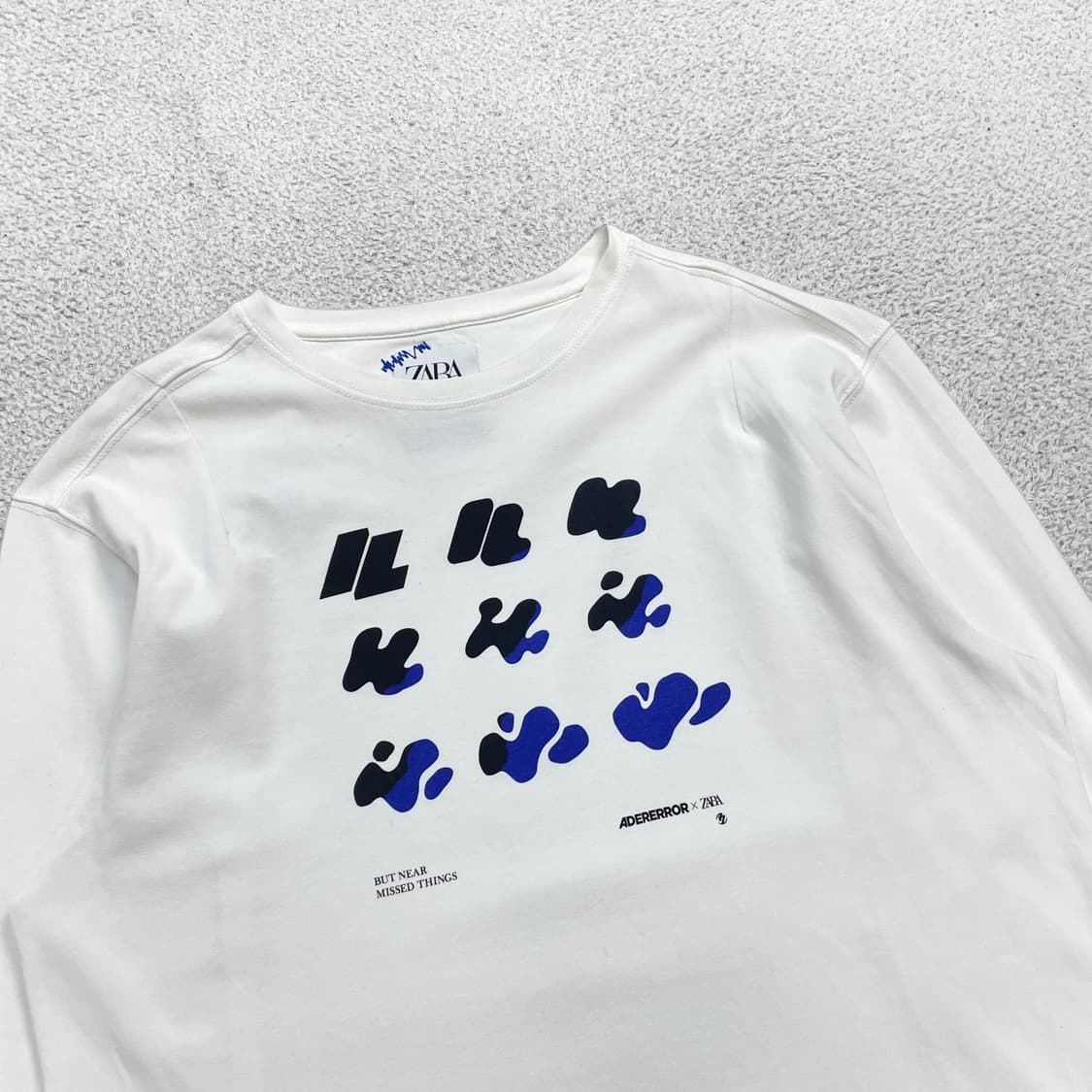 아더에러 x 자라 그래픽 롱슬리브 화이트 상품이미지2