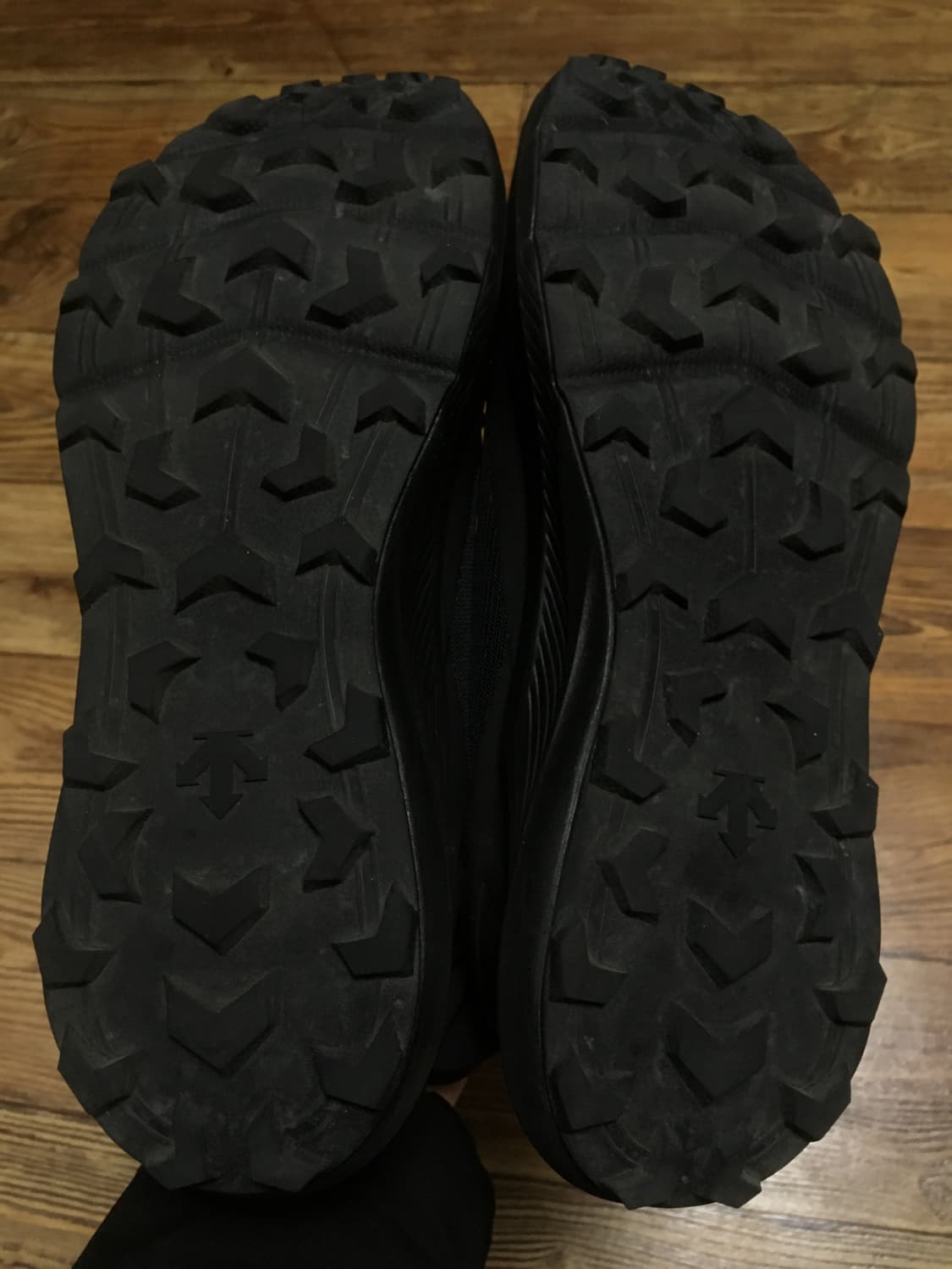 데상트 유스 시프트 트레일 블랙 판매합니다 상품이미지7