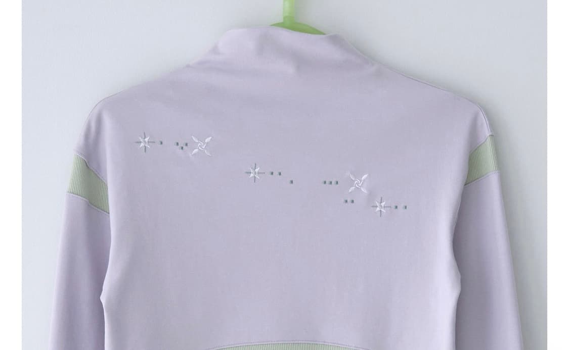 Suhsuh_ FLOWER EMBROIDERY MOCKNECK T-SHI 상품이미지4
