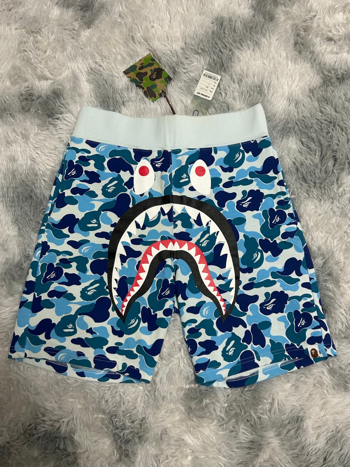 베이프 샤크 카모반바지 상품이미지1