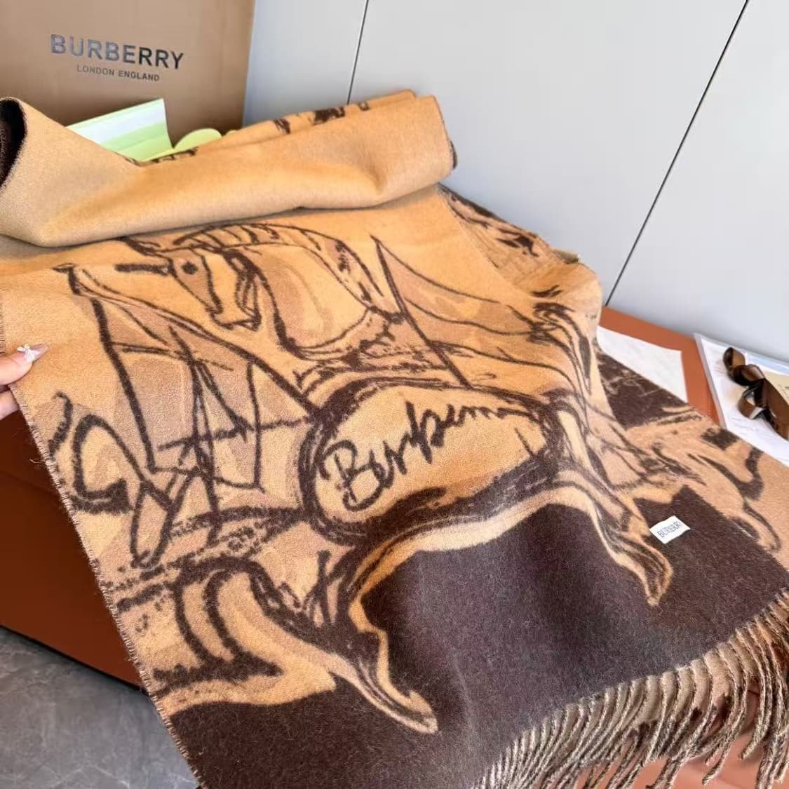 버버리숙녀 리버서블 스카프 100% 램스울
 상품이미지3