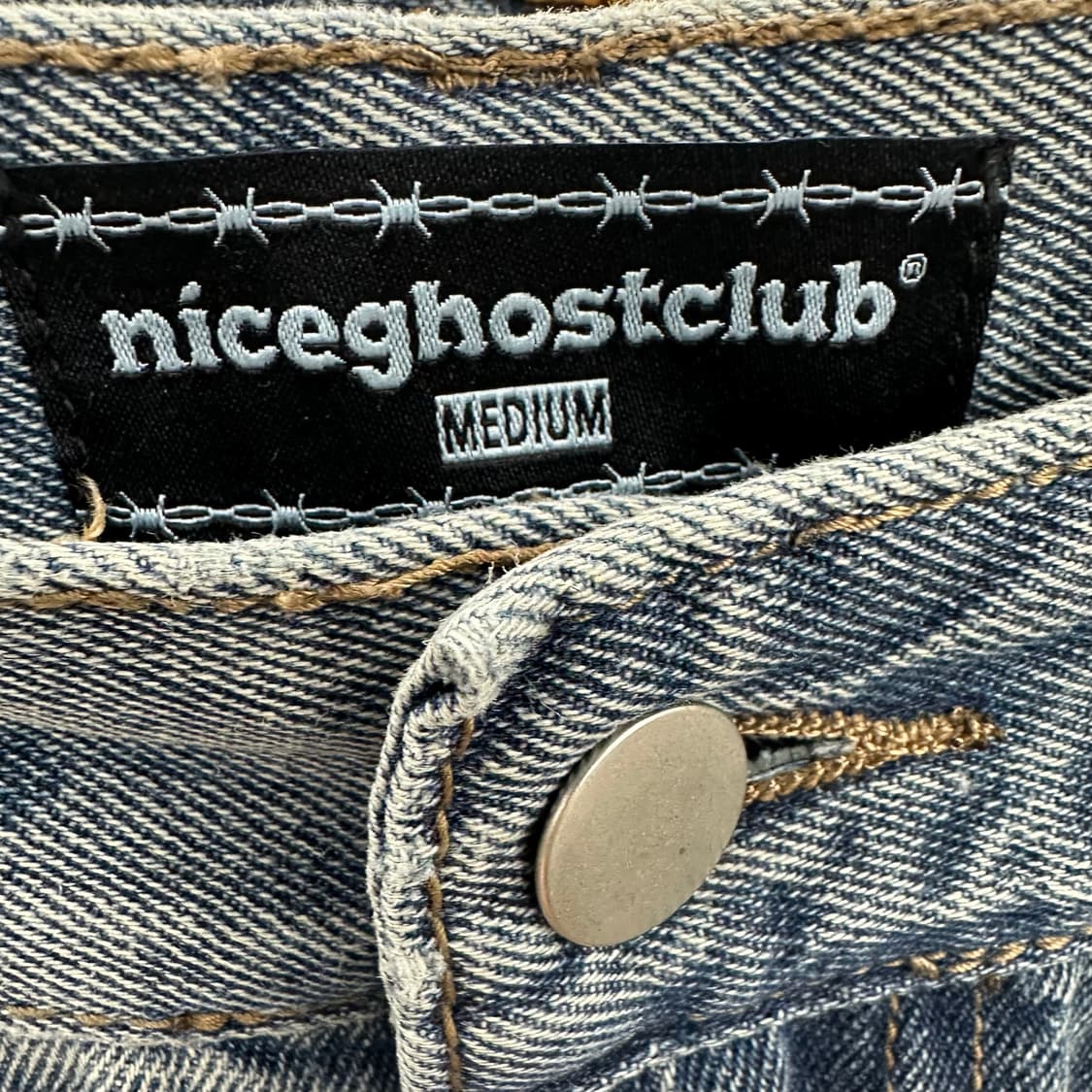 95 나이스고스트클럽 남자 워시드 엠블럼 데님 청바지 상품이미지5