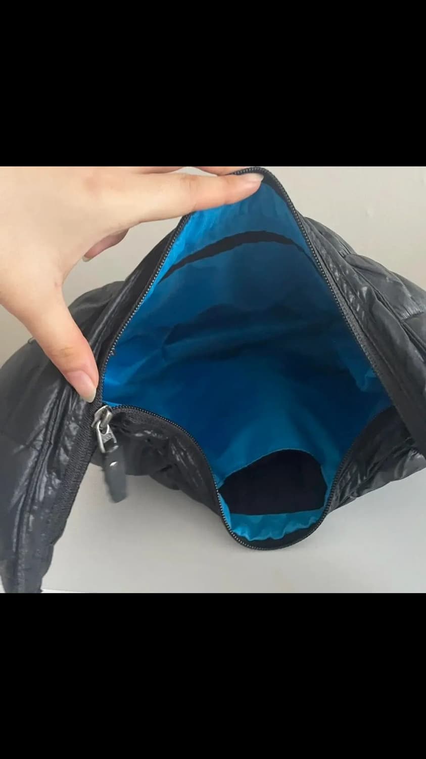 컬럼비아 패딩 크로스백 블랙 상품이미지4