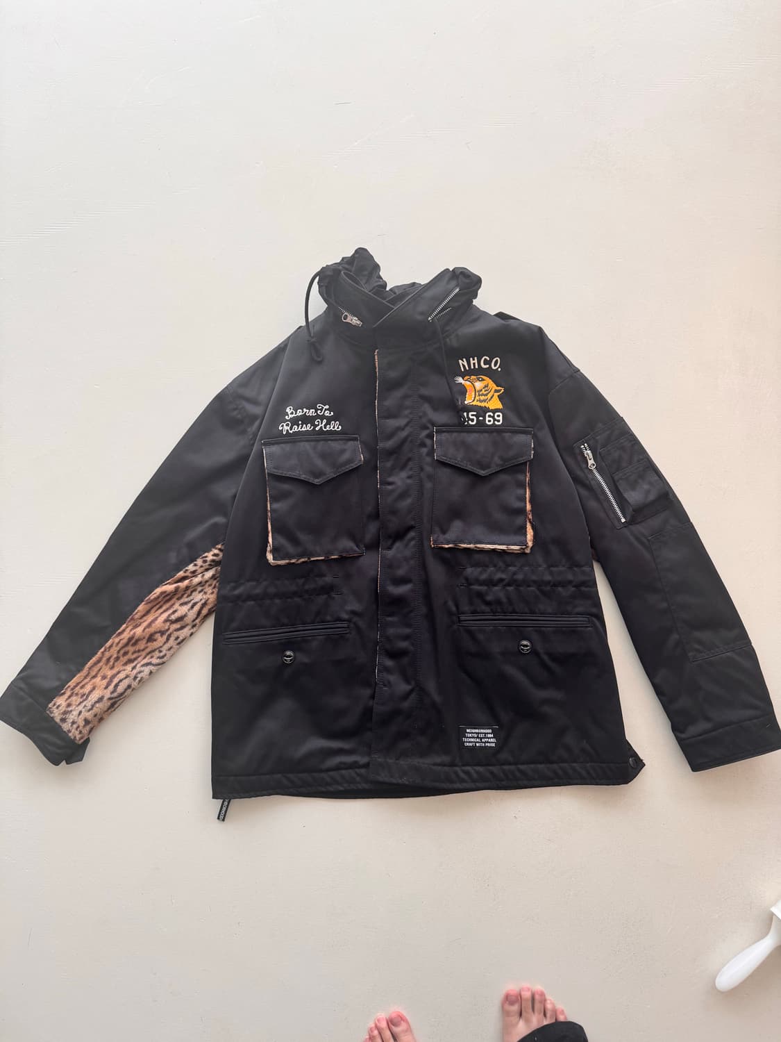 네이버후드 사파리 스타일 자수점퍼 상품이미지1