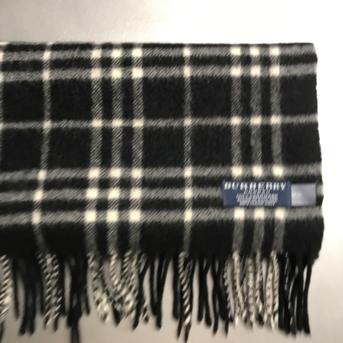 버버리 정품 캐시미어 머플러 블랙  상품이미지3