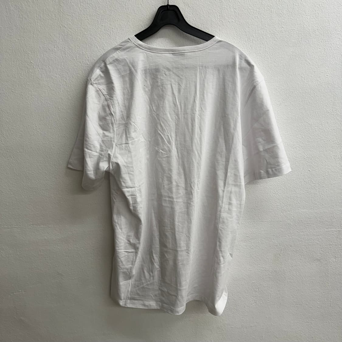 BOSS 흰색 V넥 반팔 티셔츠 XL 상품이미지4