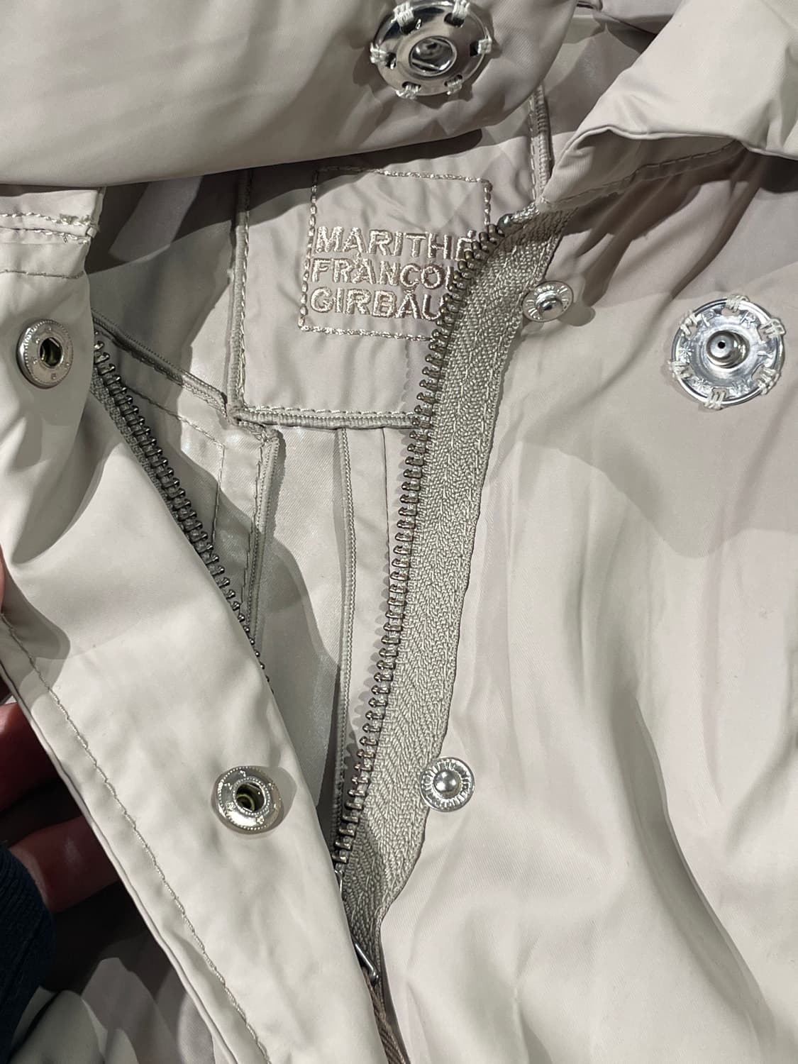 마리떼 프랑소와 저버 베이지 스냅버튼 유틸리티 나일론 코트 상품이미지10