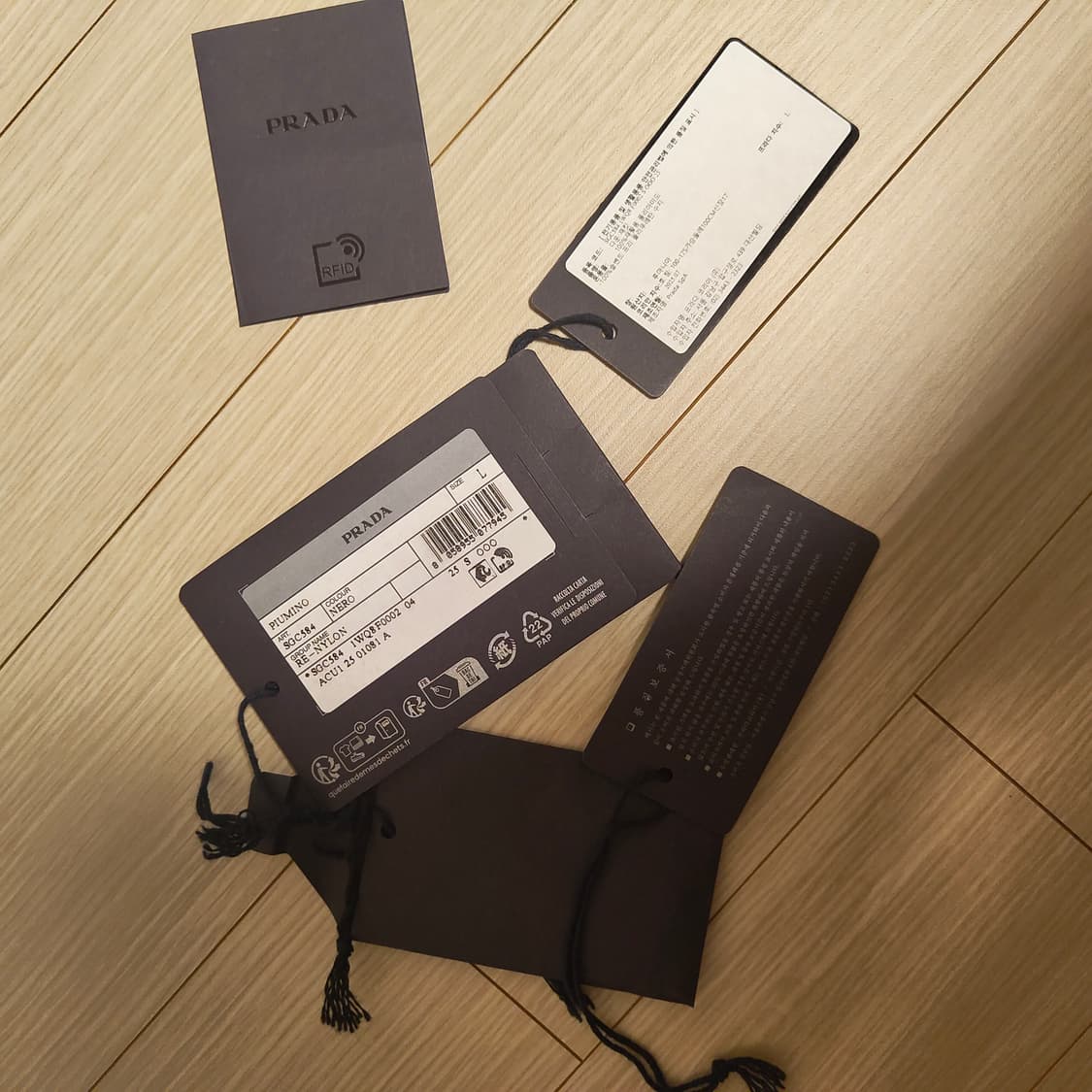 프라다 리나일론 포켓 크롭 패딩 L사이즈 상품이미지4