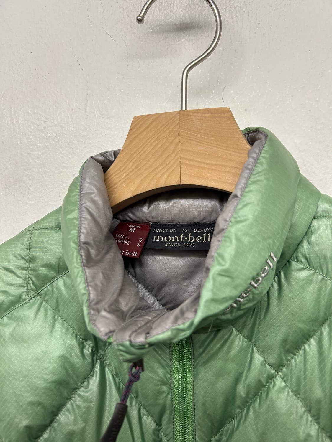 JPN 몽벨 경량 패딩 상품이미지3