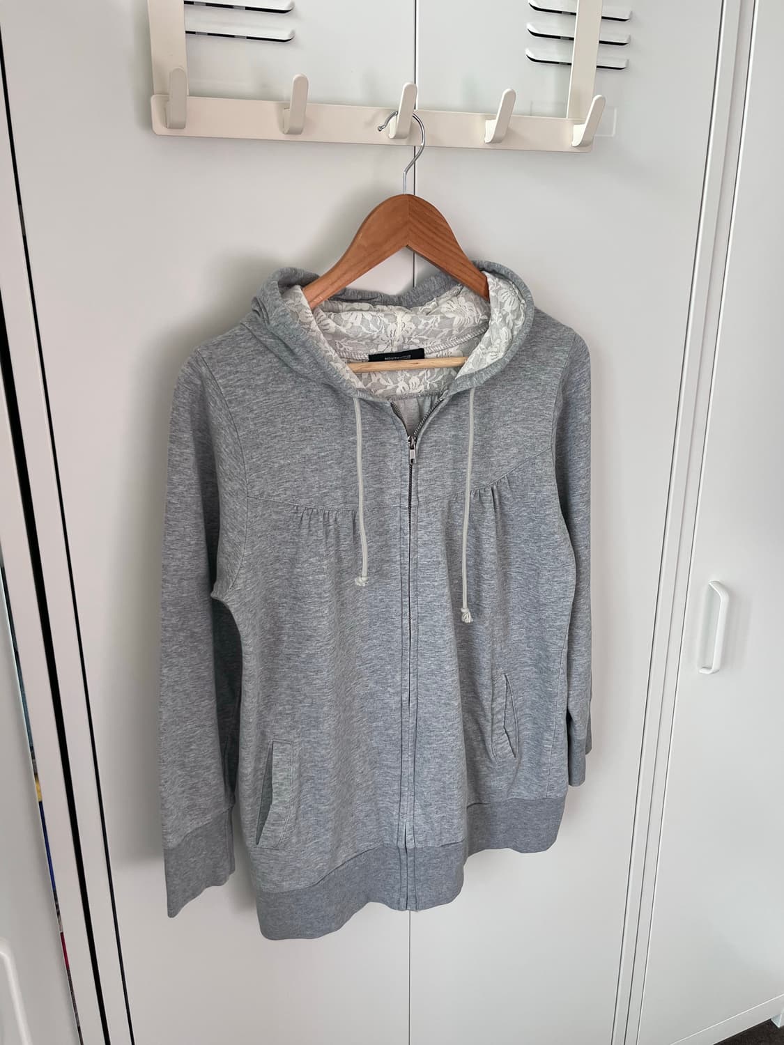 Mouth valley 레이스 핀턱 그레이 후드집업 모리걸 상품이미지1