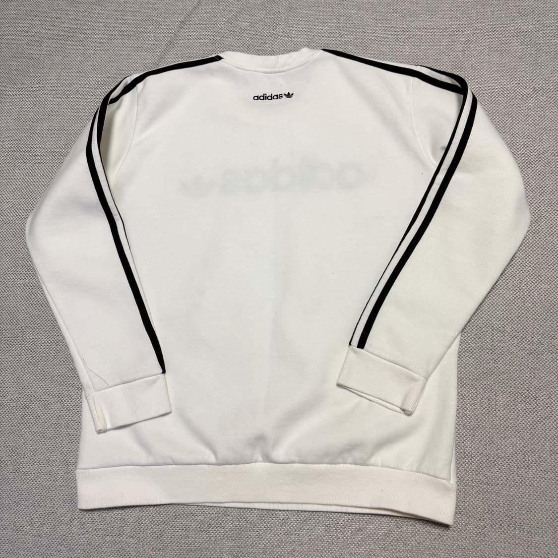 아디다스 오리지널 로고 맨투맨 상품이미지4