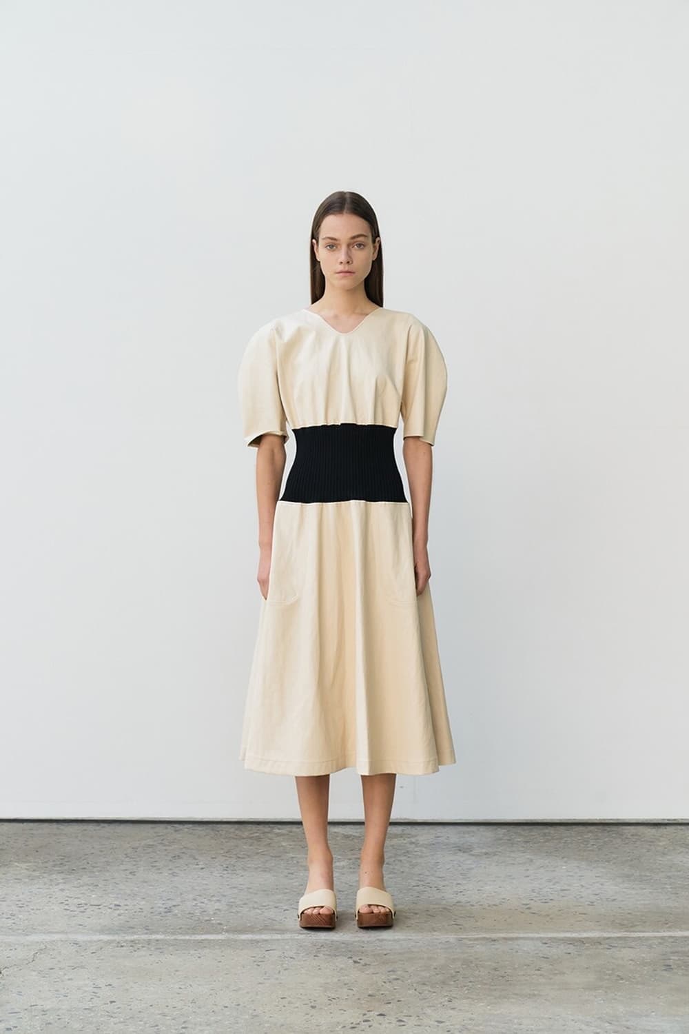 메종마레 레더 원피스 아이보리 34 상품이미지1