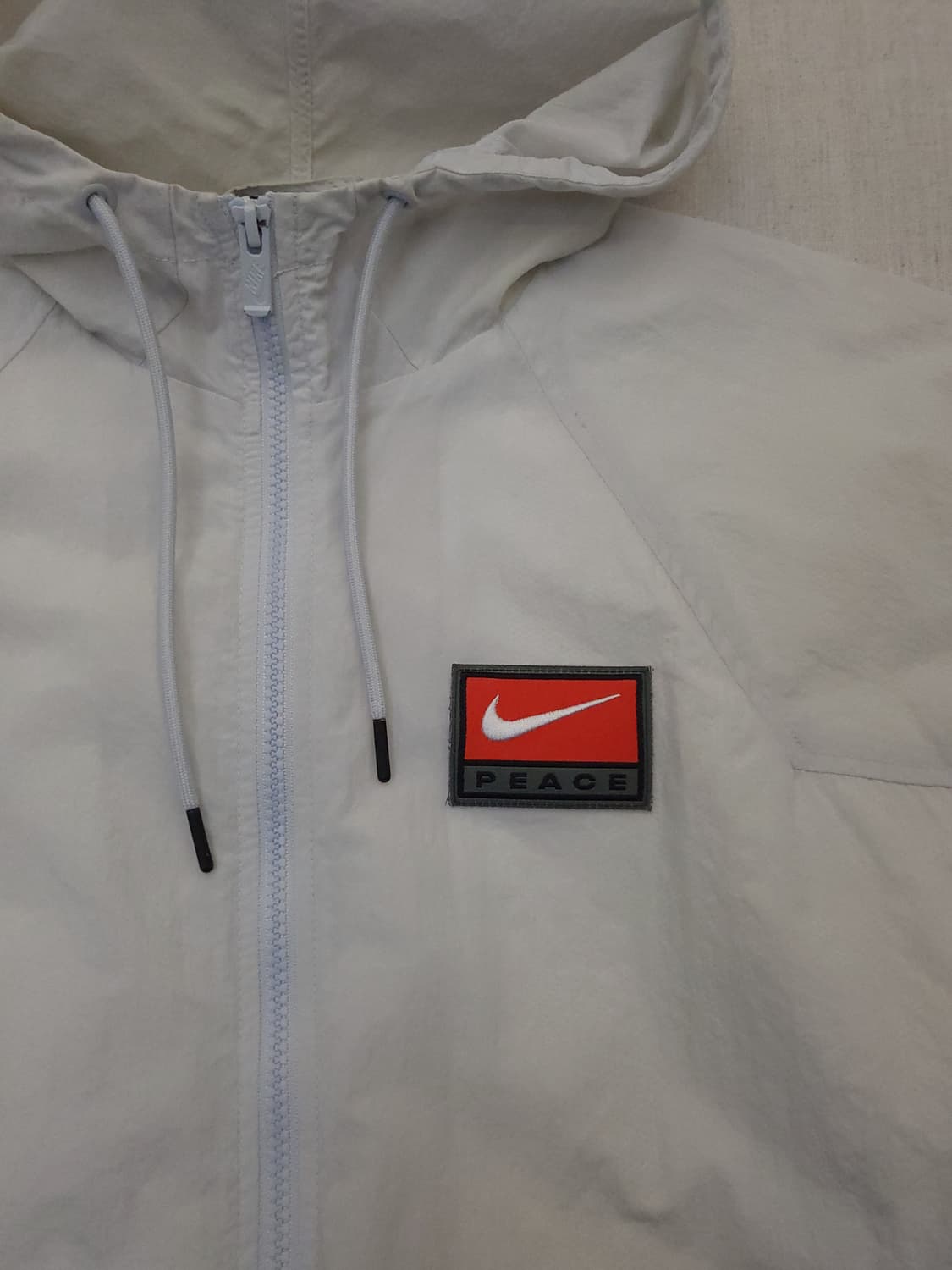 나이키 화이트 후드 바람막이 자켓 XL 상품이미지3