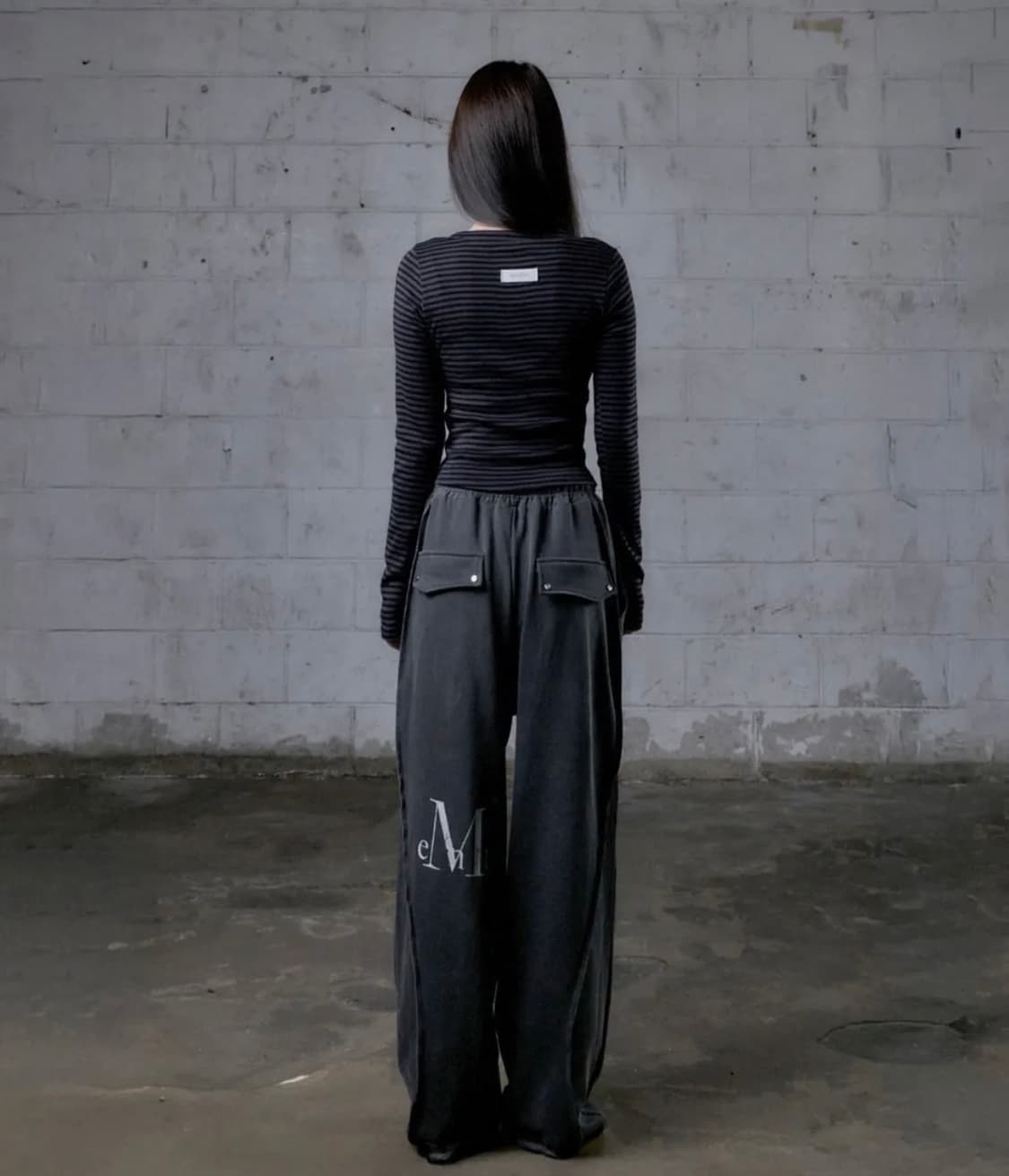 무센트 엠마 브이넥 스트라이프 롱 슬리브 티셔츠 상품이미지2