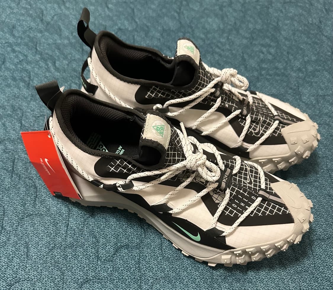 [280] 나이키 ACG 마운틴 플라이 로우 SE 화이트 앤 블랙 상품이미지1