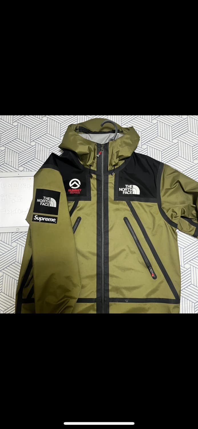 슈프림노스페이스써밋자켓 카키 상품이미지1