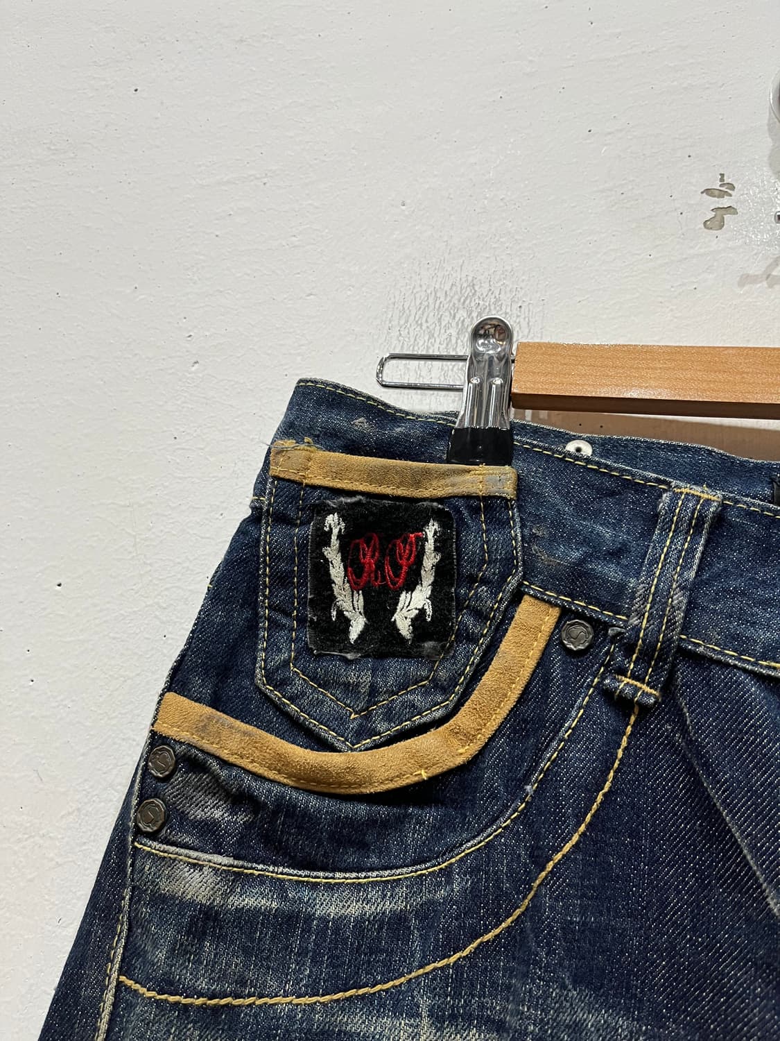 REDPEPPER 레드페퍼 로우라이즈 워시드 펑크 데님팬츠  상품이미지4