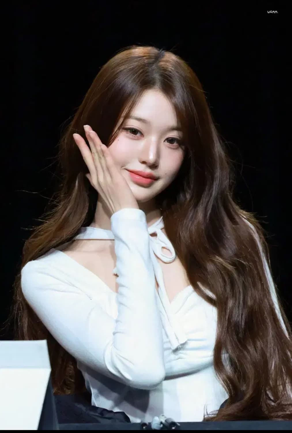 포어링 발렌타인 타이 탑 화이트 M 장원영 착용 아이브 상품이미지1