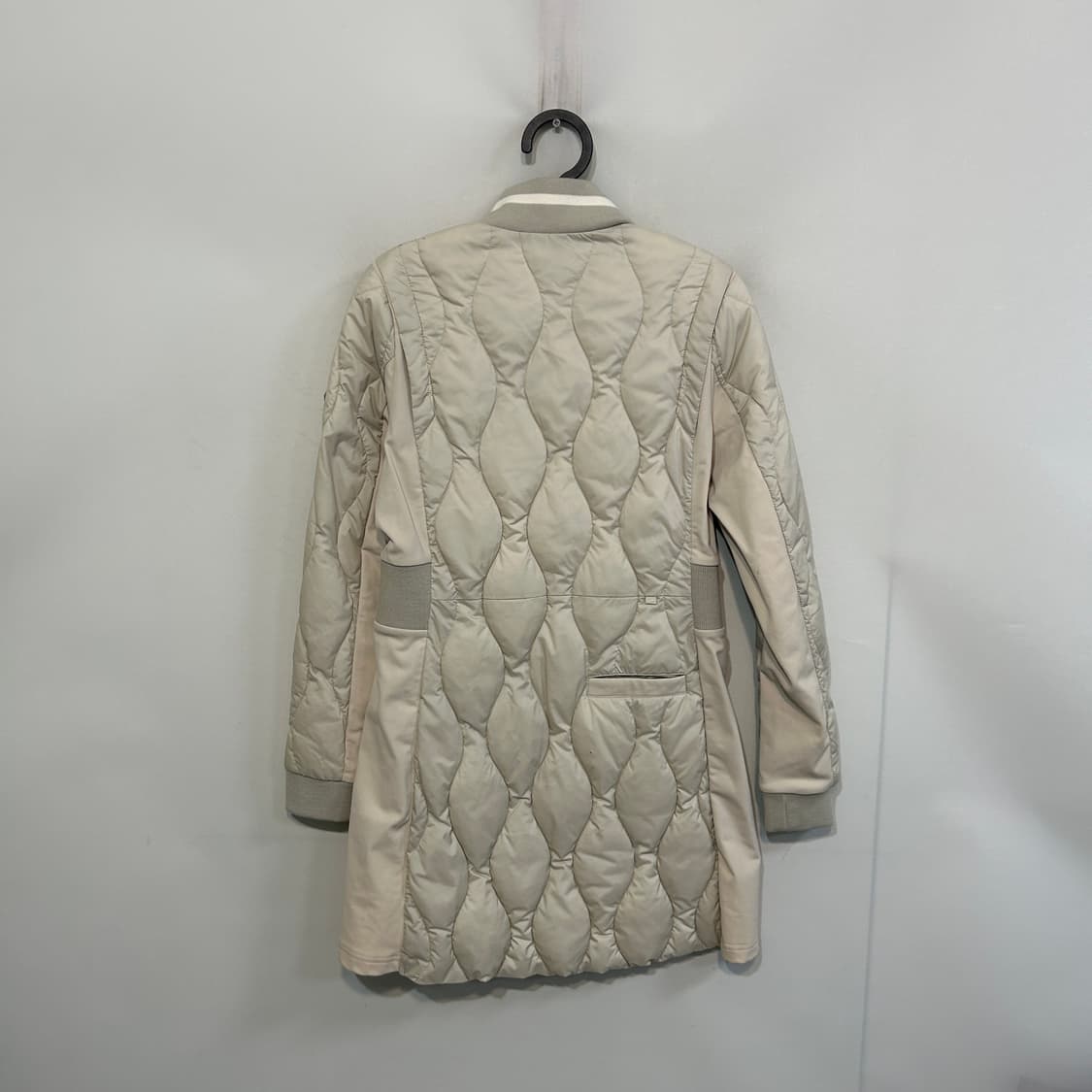 르꼬끄 골프 여성 물결 퀼팅 스윙 롱패딩 자켓 90 상태최상 상품이미지6