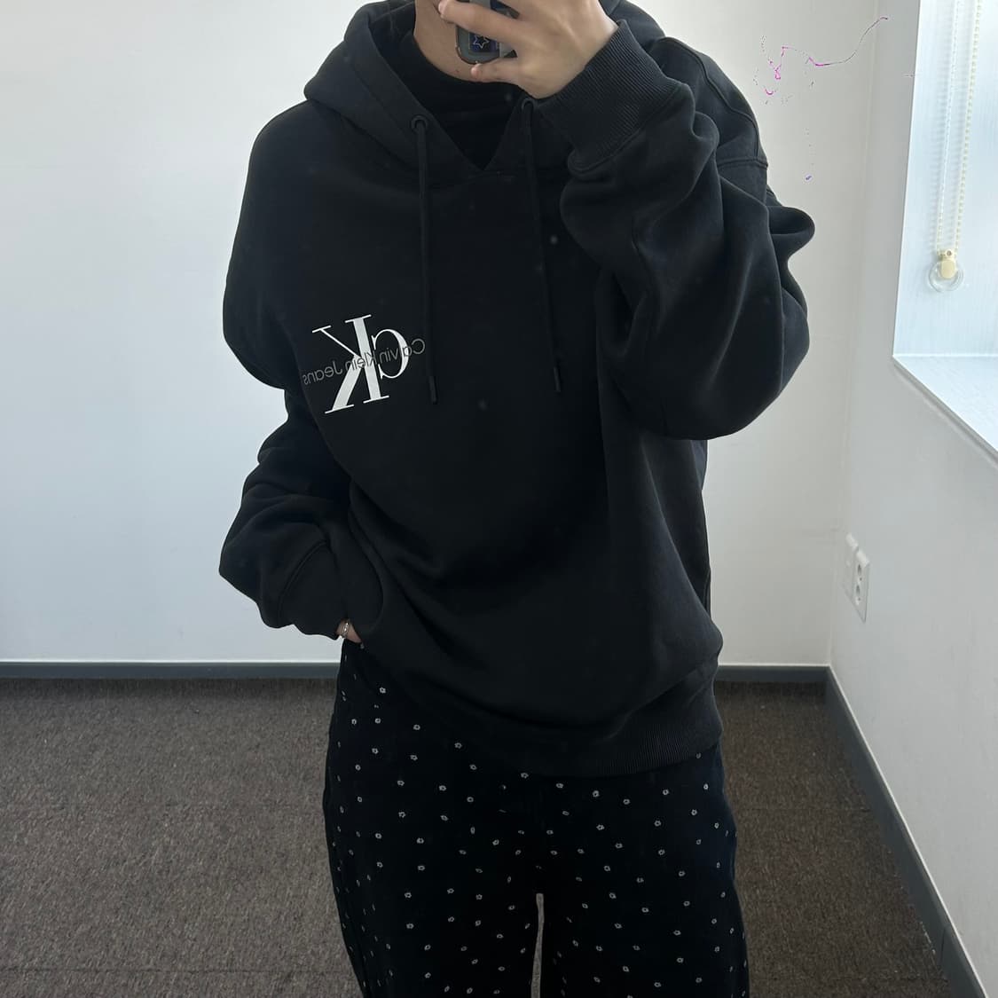 Calvin Klein Jeans 켈빈클라인 스몰로고 블랙 후드티  상품이미지2