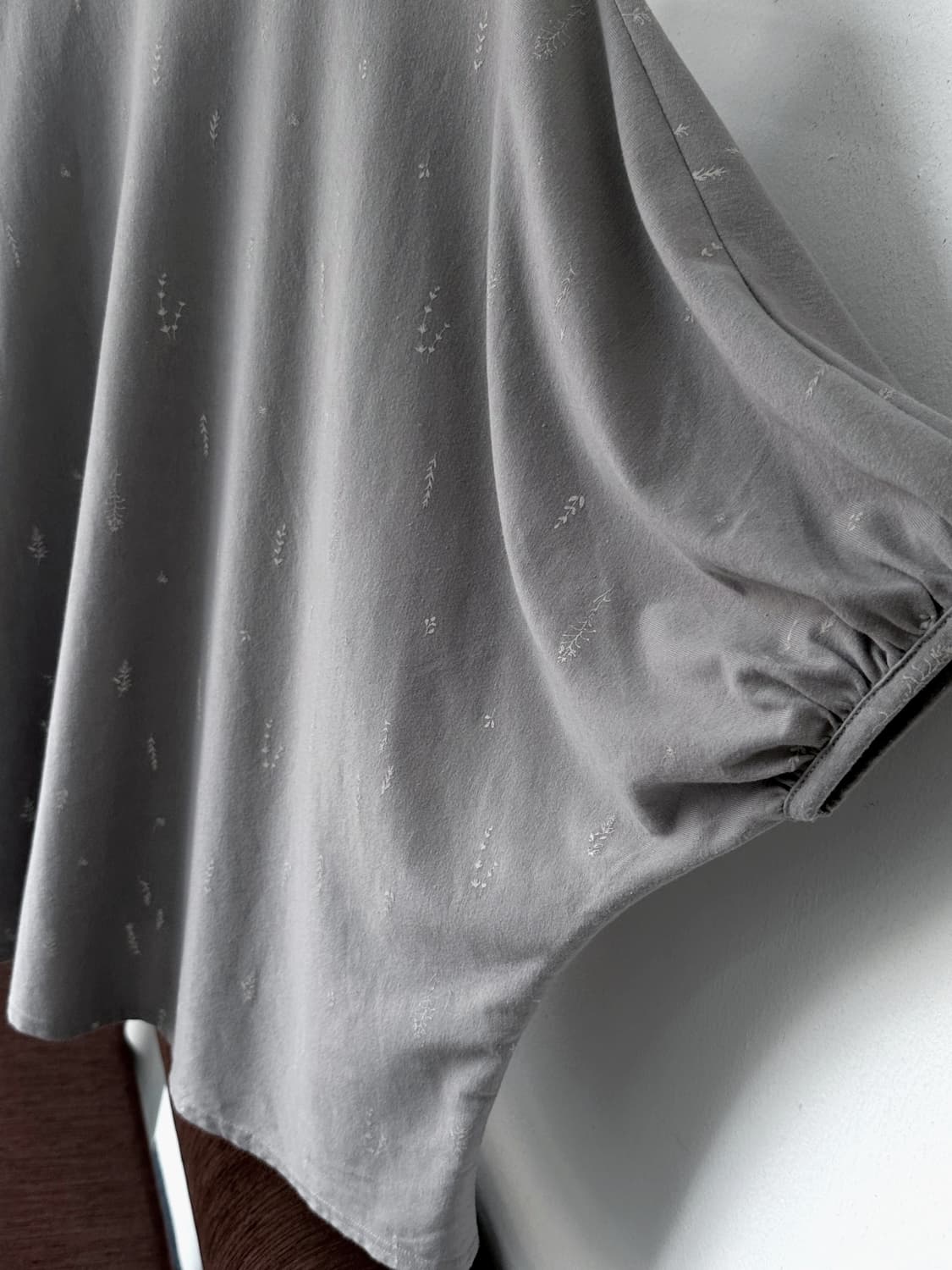 Wide sleeve design pattern pullover top 상품이미지6