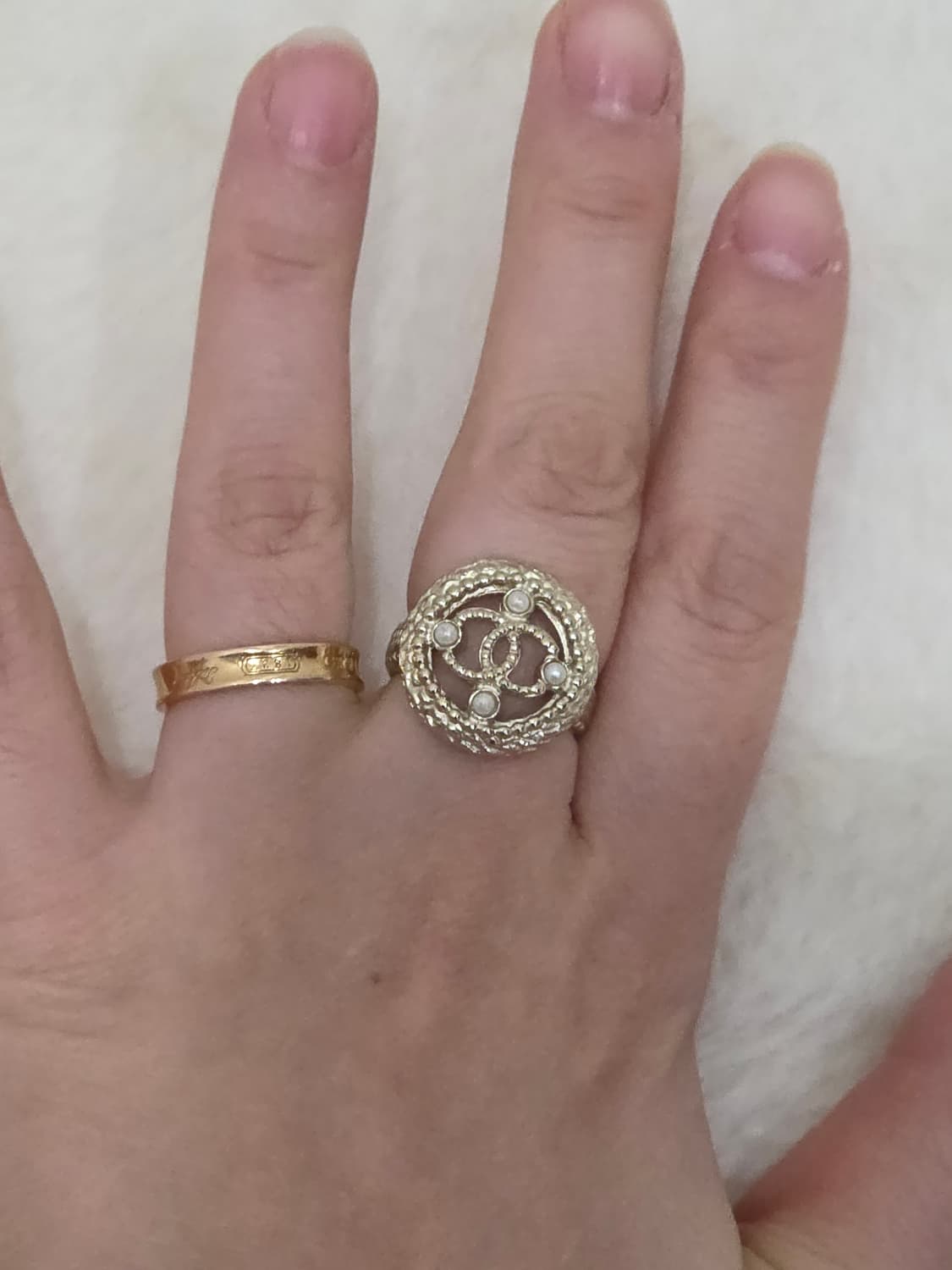 샤넬 진주 CC 로고 꼬임 반지 (A18C 2018년식/상태최상/희귀) 상품이미지5