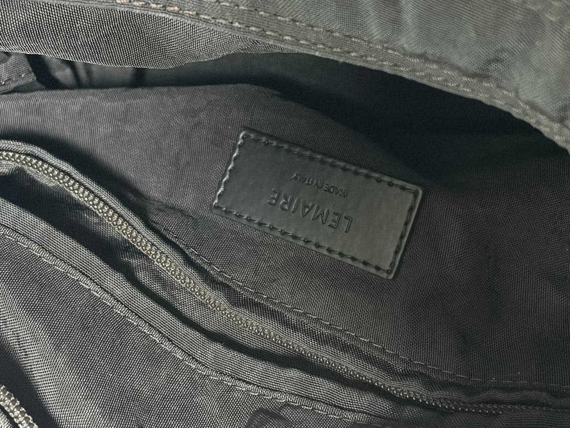 르메르 소프트 게임백 미디엄 다크 초코 판매합니다. 상품이미지9