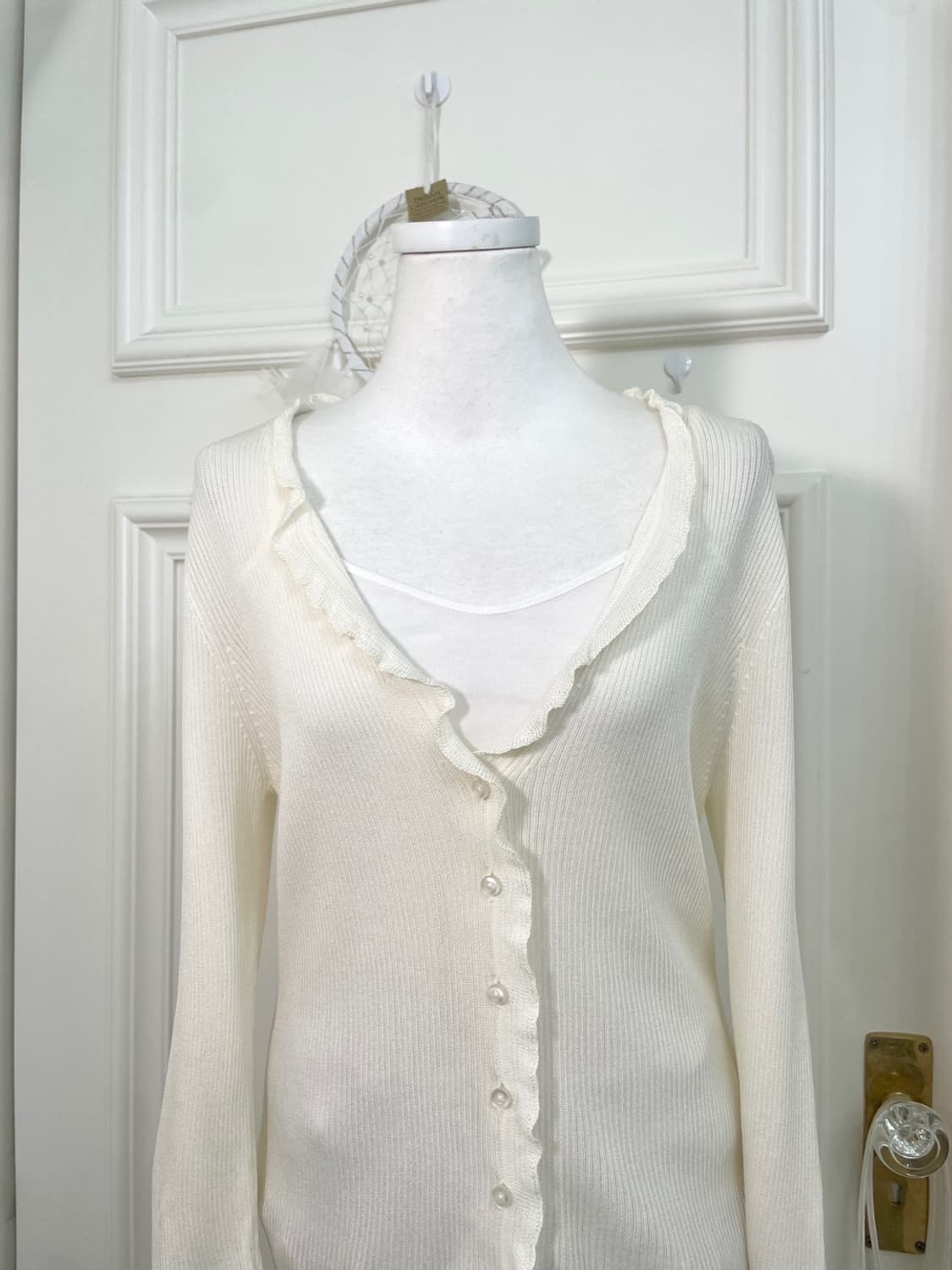 ivory frill v-neck rib cardigan(size-40) 상품이미지5