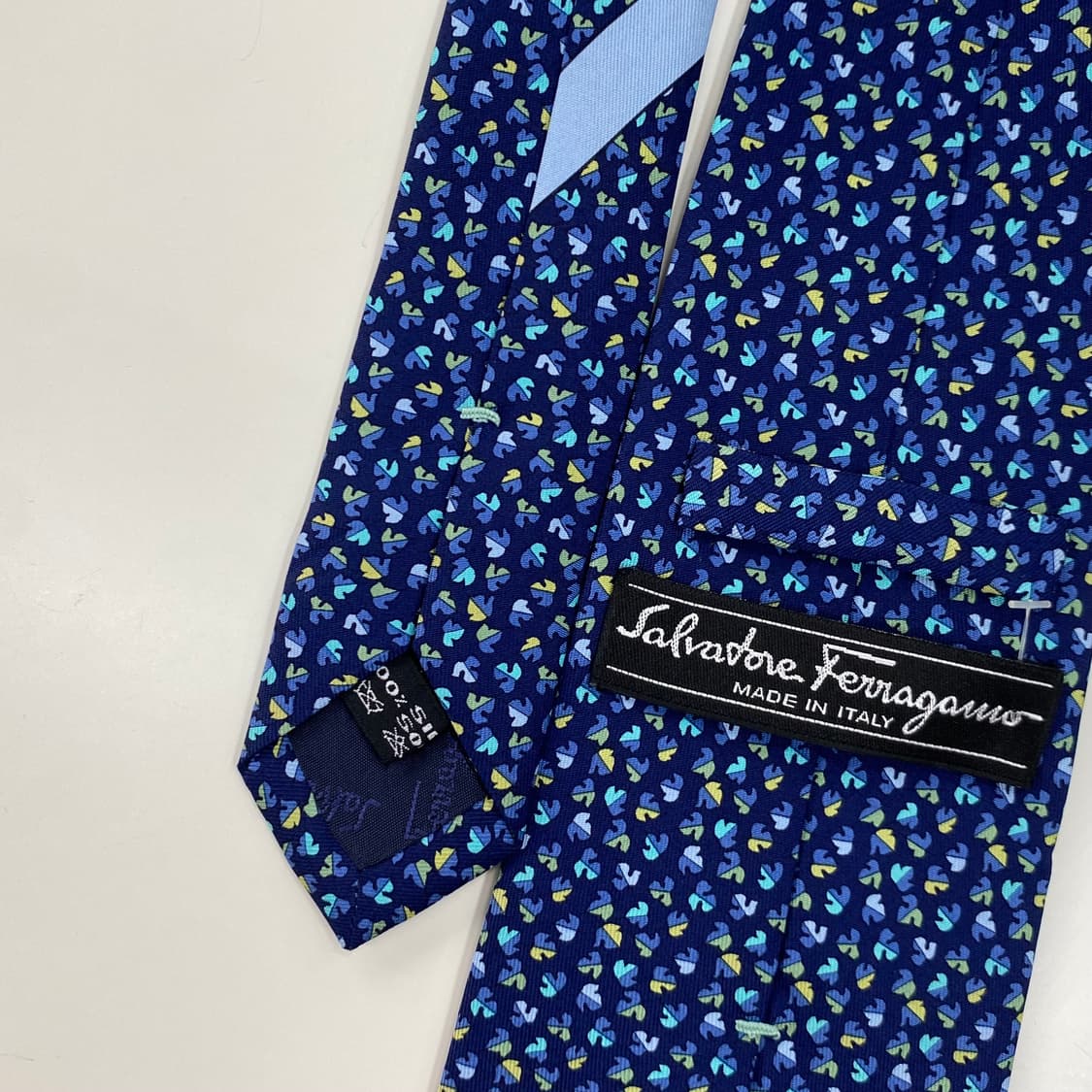 새상품급 페레가모(Ferragamo) 넥타이 정품명품8.7cm 상품이미지6