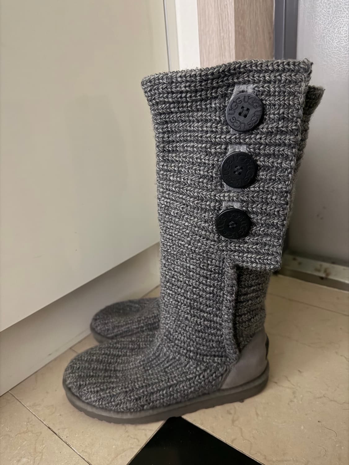 어그 클래식 카디 니트부츠 230 상품이미지1