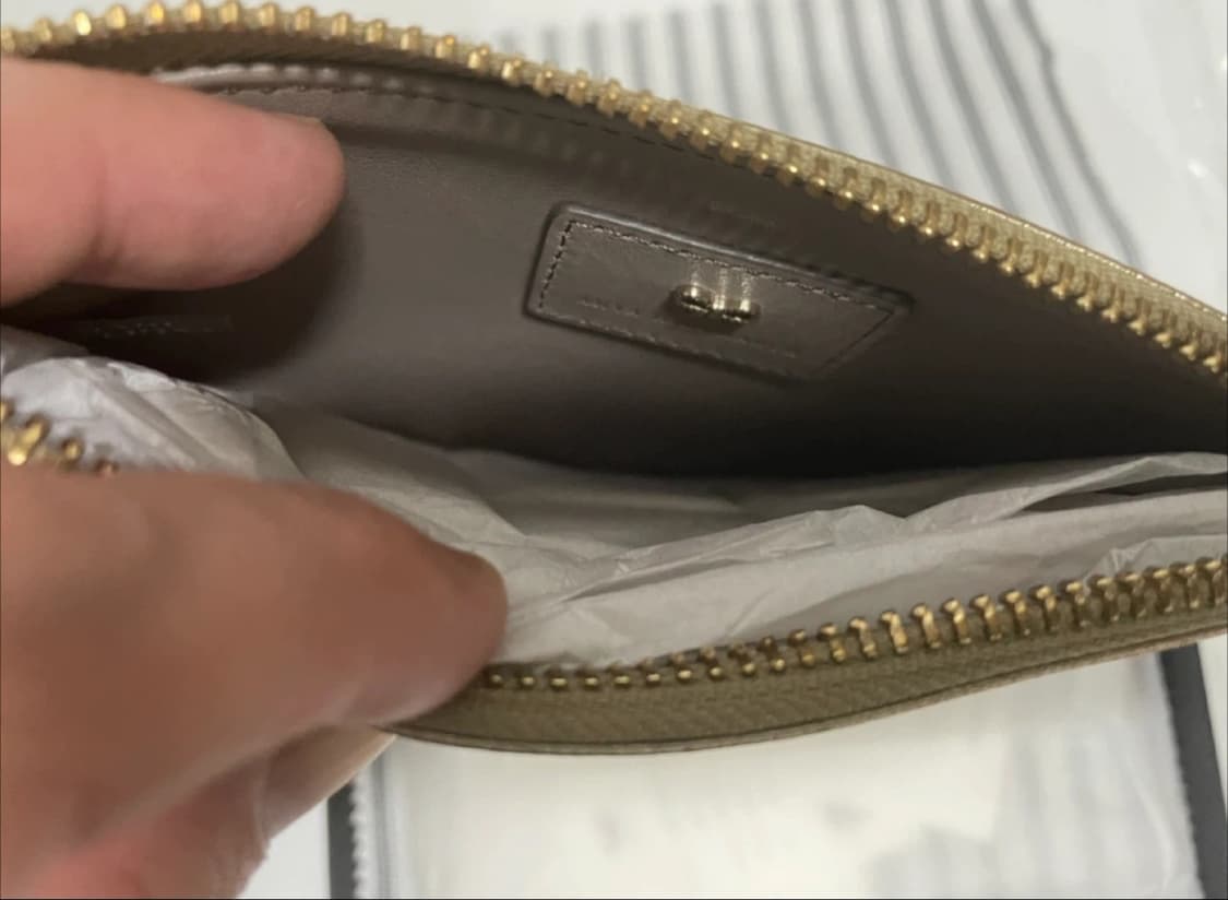 안야 힌드마치(anya hindmarch) 포켓스몰 파우치 (메탈릭골드) 상품이미지4