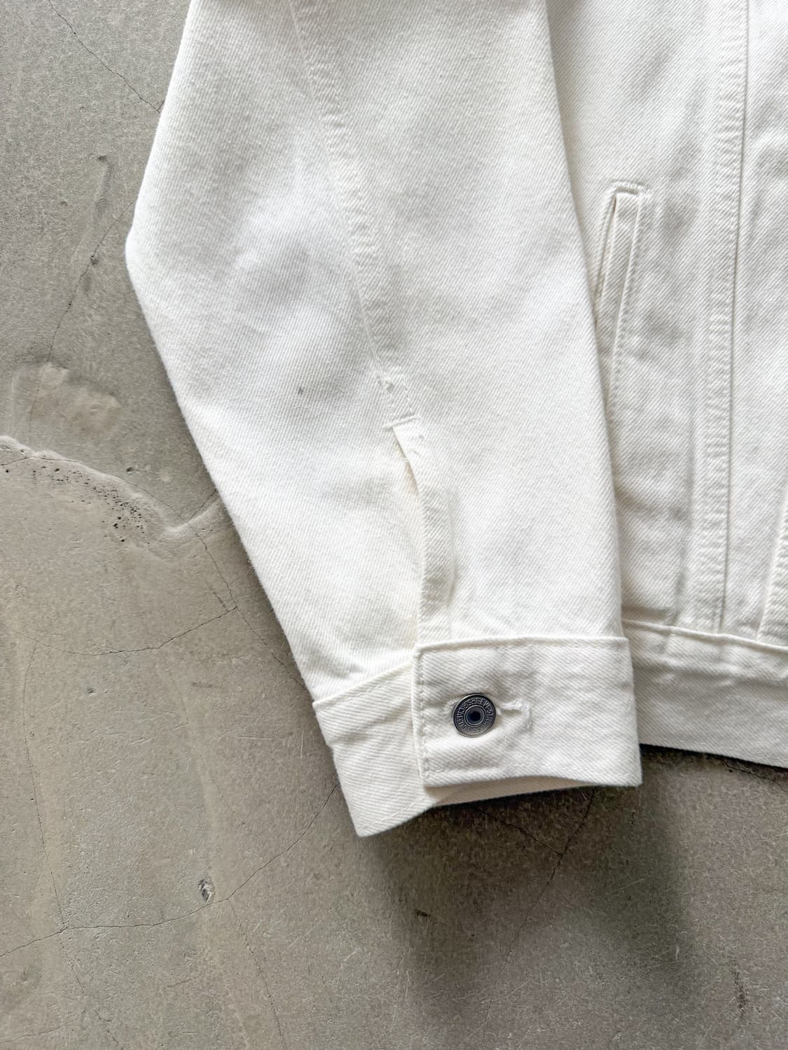 Levi's Red Tab White Denim Trucker Jacke 상품이미지3