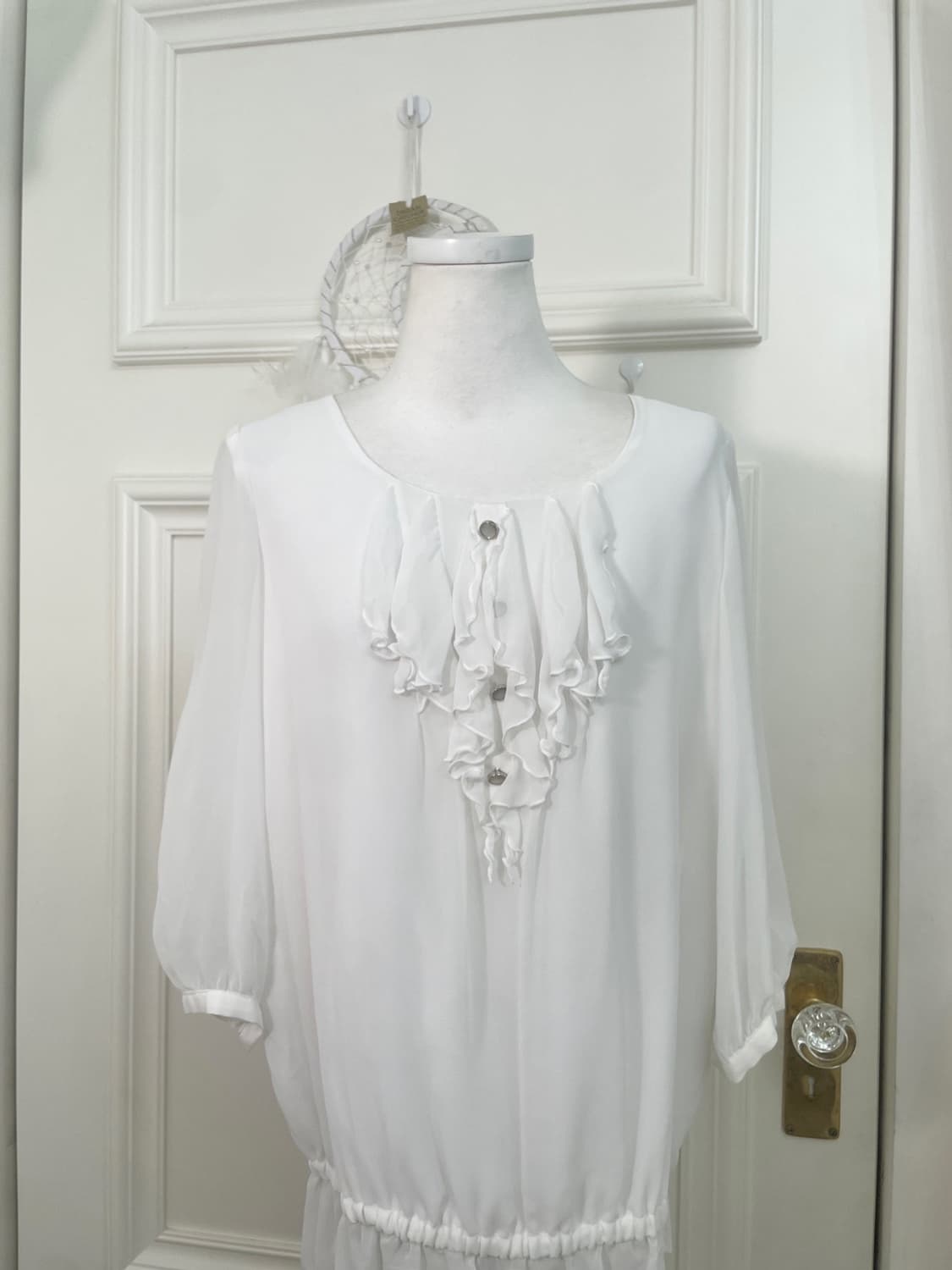 white ruffle detail loose blouse(size-9) 상품이미지5