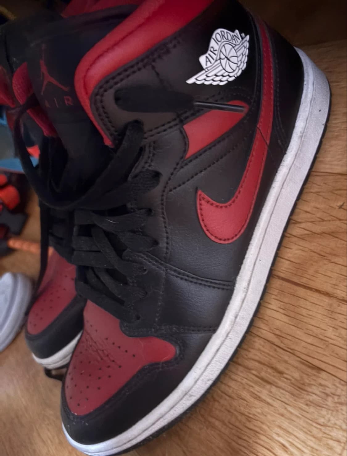 나이키에어조던 1미드 블랙/레드 슬램덩크 강백호 새상품 상품이미지1