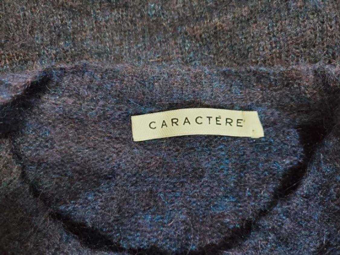 이태리 CARACTERE 플라워 네이비믹스 울니트 L 새상품
 상품이미지6