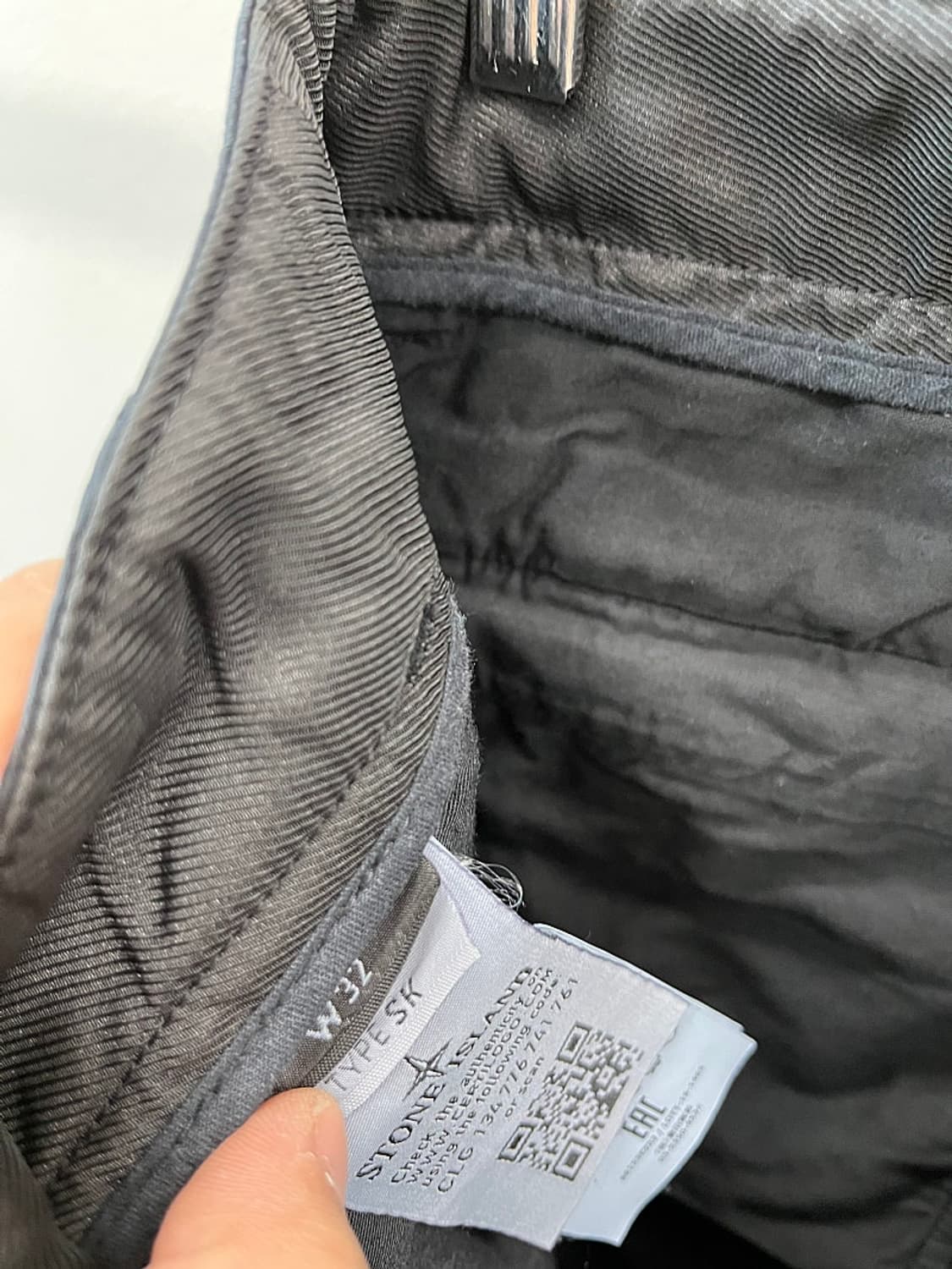 32) 스톤아일랜드 블랙 카고팬츠 상품이미지5