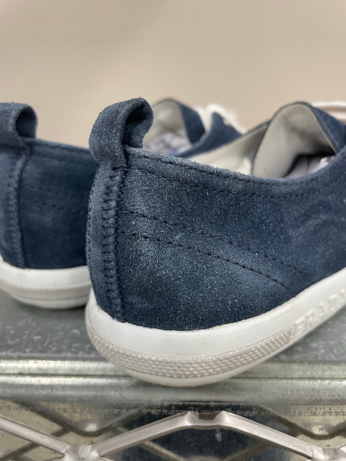 프라다 스포츠 스웨이드 스니커즈 36 상품이미지9