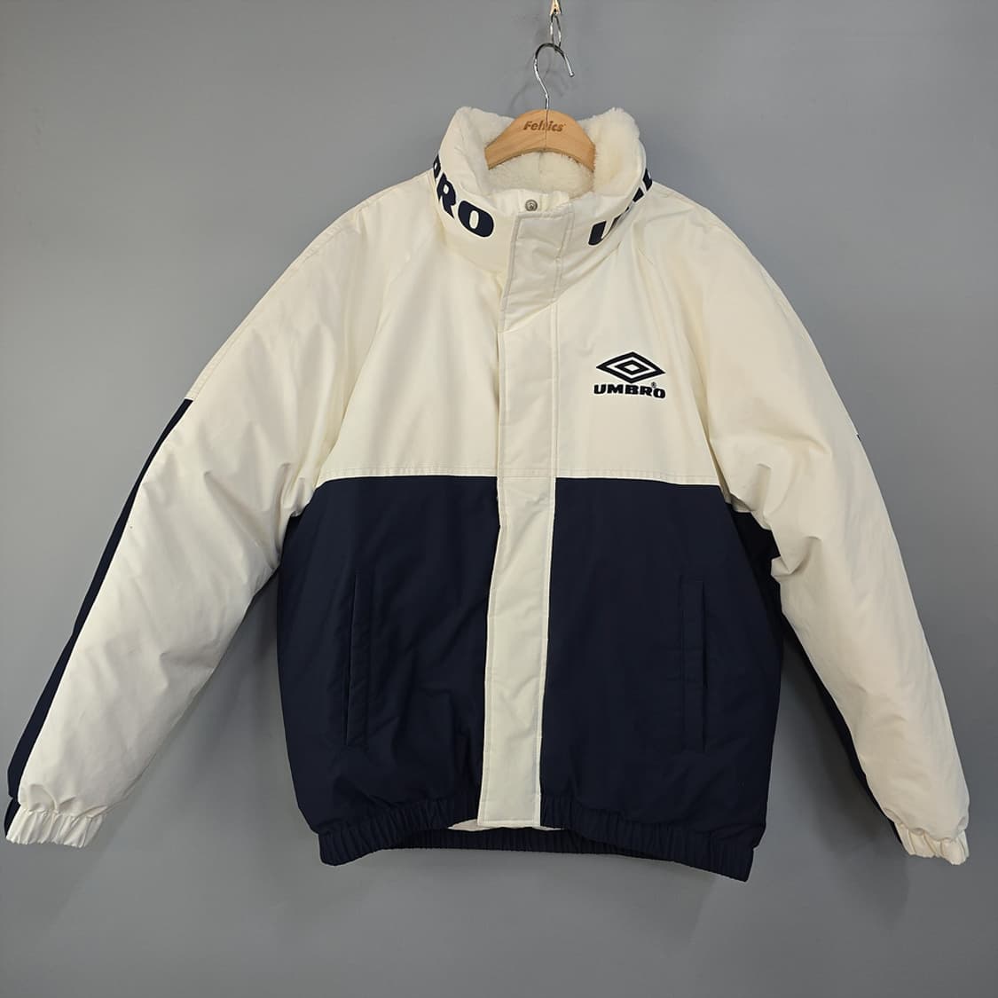 엄브로 UMBRO 덕다운 배색 숏패딩 95(M) 상품이미지1