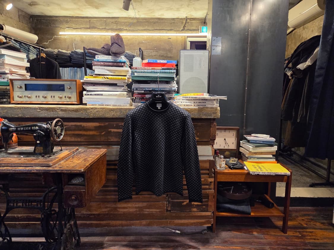 아르마니 꼴레지오니 니트 상품이미지1