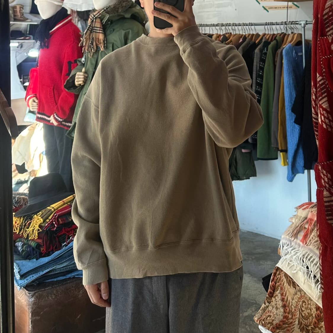 (착용컷) FREAK'S STORE 스웻 셔츠 (남성용 105) 상품이미지3