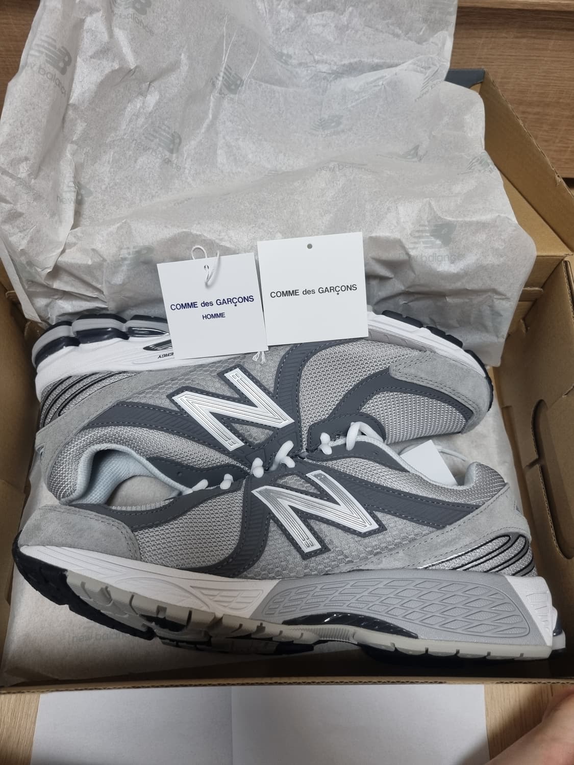 뉴발란스 x 꼼데가르송 옴므 860v2 그레이 화이트
280 상품이미지8
