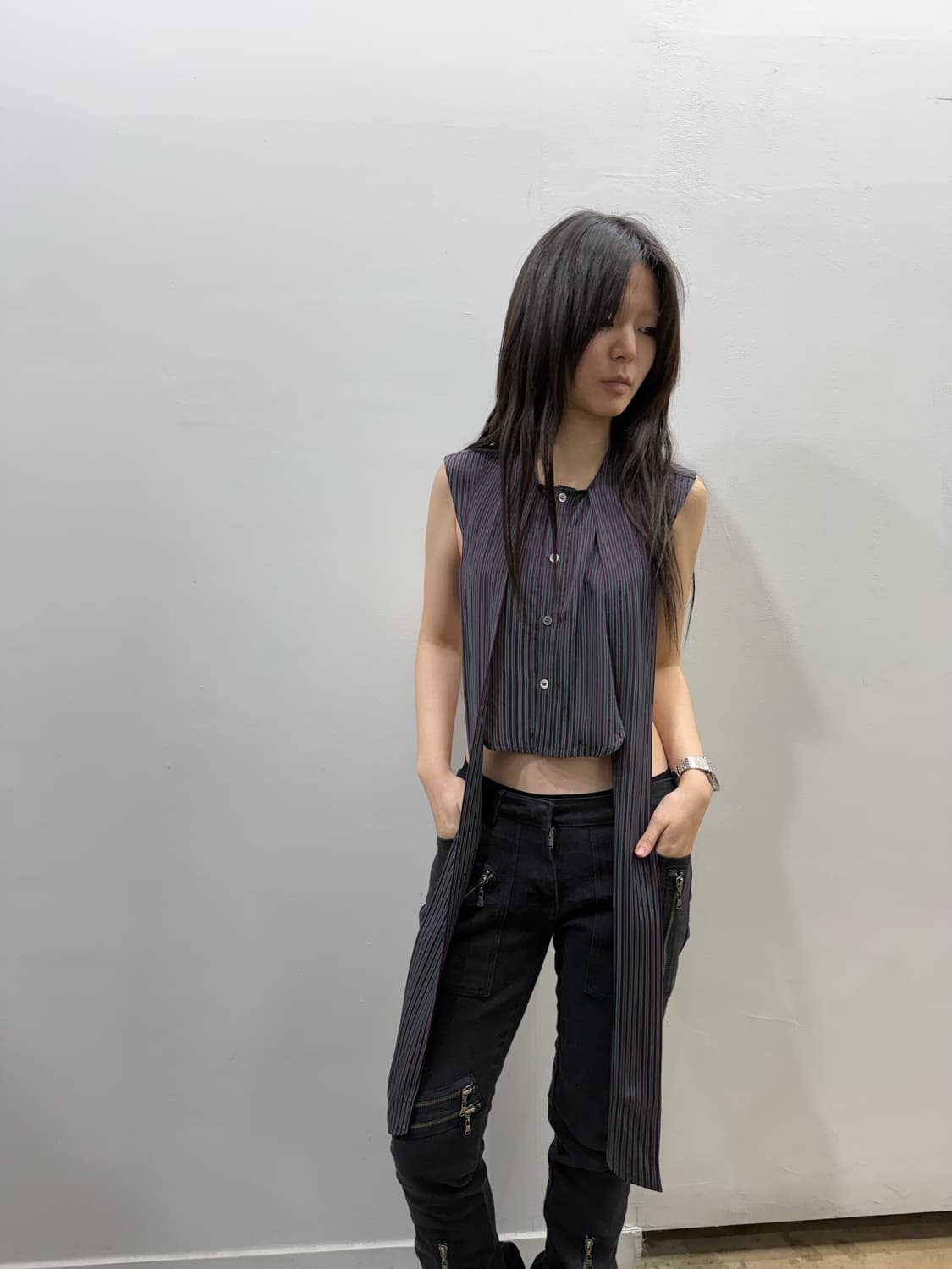 언더커버 수 언더커버 넥 스트랩 디테일 백 오픈 탑 상품이미지4