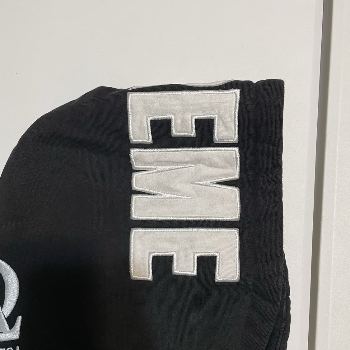 22FW 슈프림 US-NY 후드티 블랙 상품이미지4