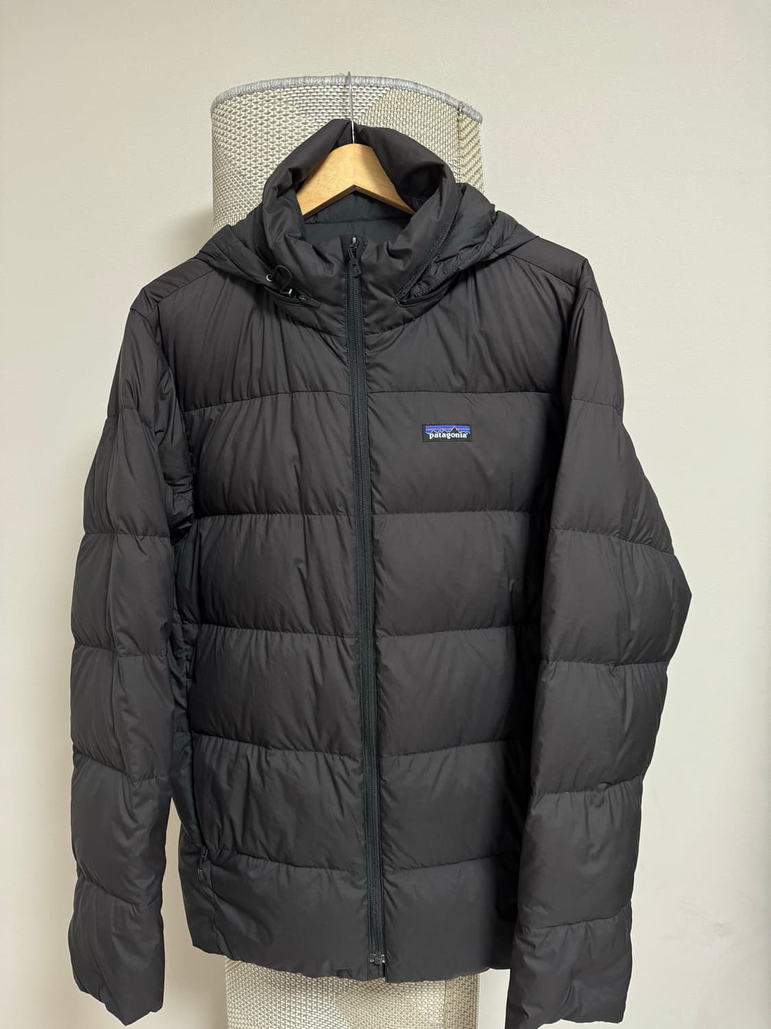 파타고니아 사일런트 다운 자켓 블랙 L 상품이미지1