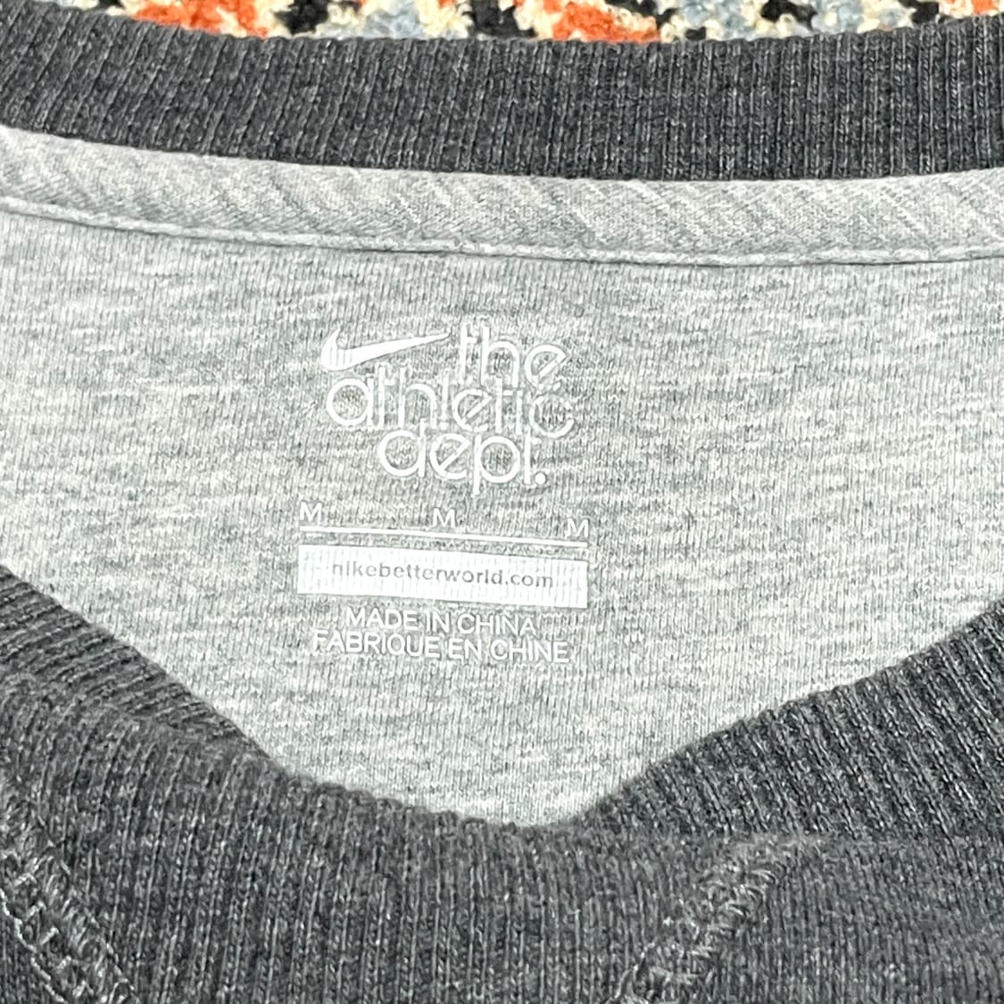 나이키 스우시 차콜 기모 맨투맨 남성M 상품이미지4