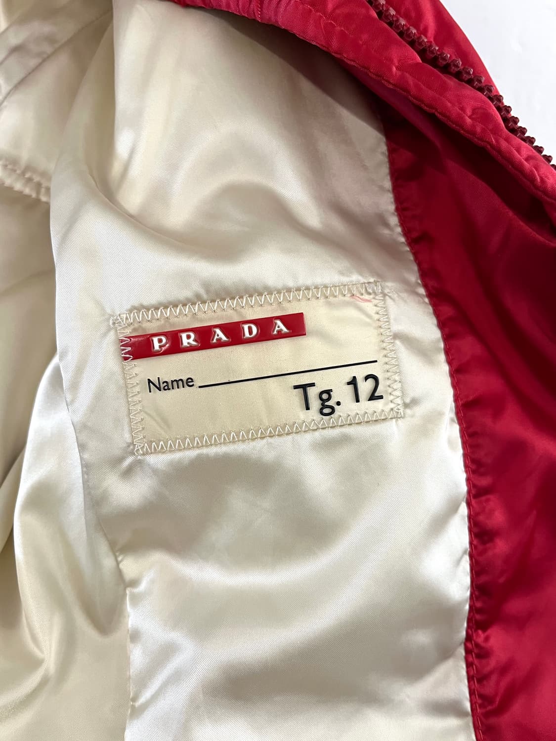 프라다 삼각 플레이트 패딩 상품이미지9