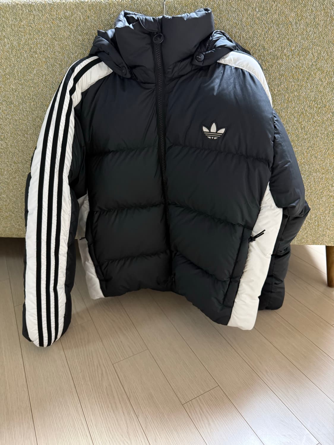 아디다스 푸퍼 패딩 상품이미지1