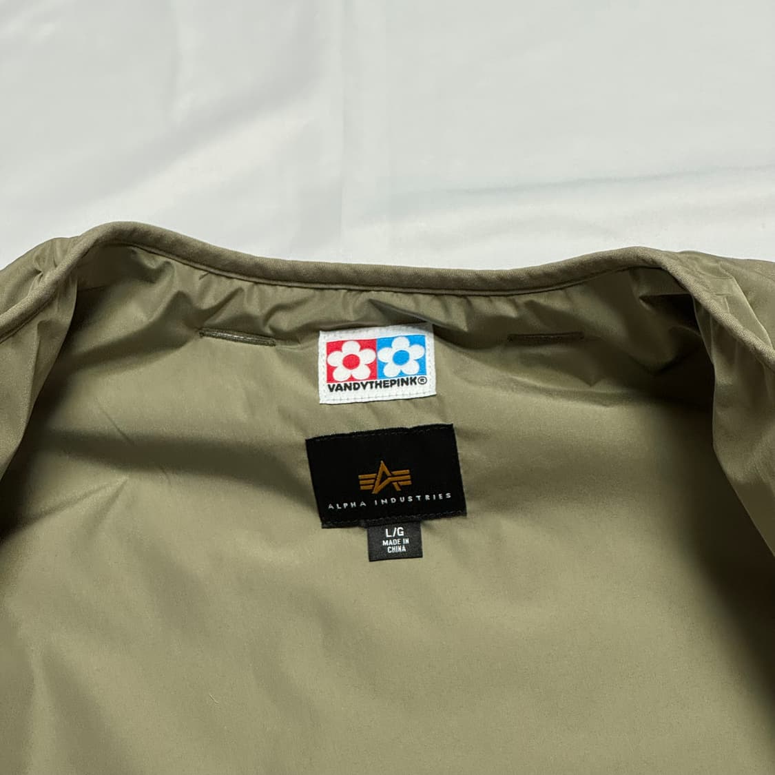 [L] 반디 더 핑크 x 알파 인더스트리 라이너 자켓 로렐 카모 상품이미지5
