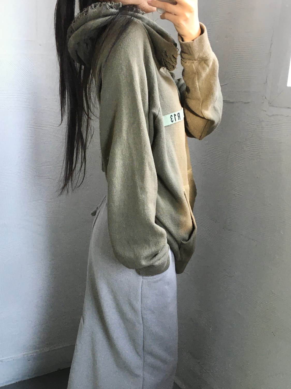 R13 올리브 카키 데미지 후드 스웻셔츠  상품이미지2