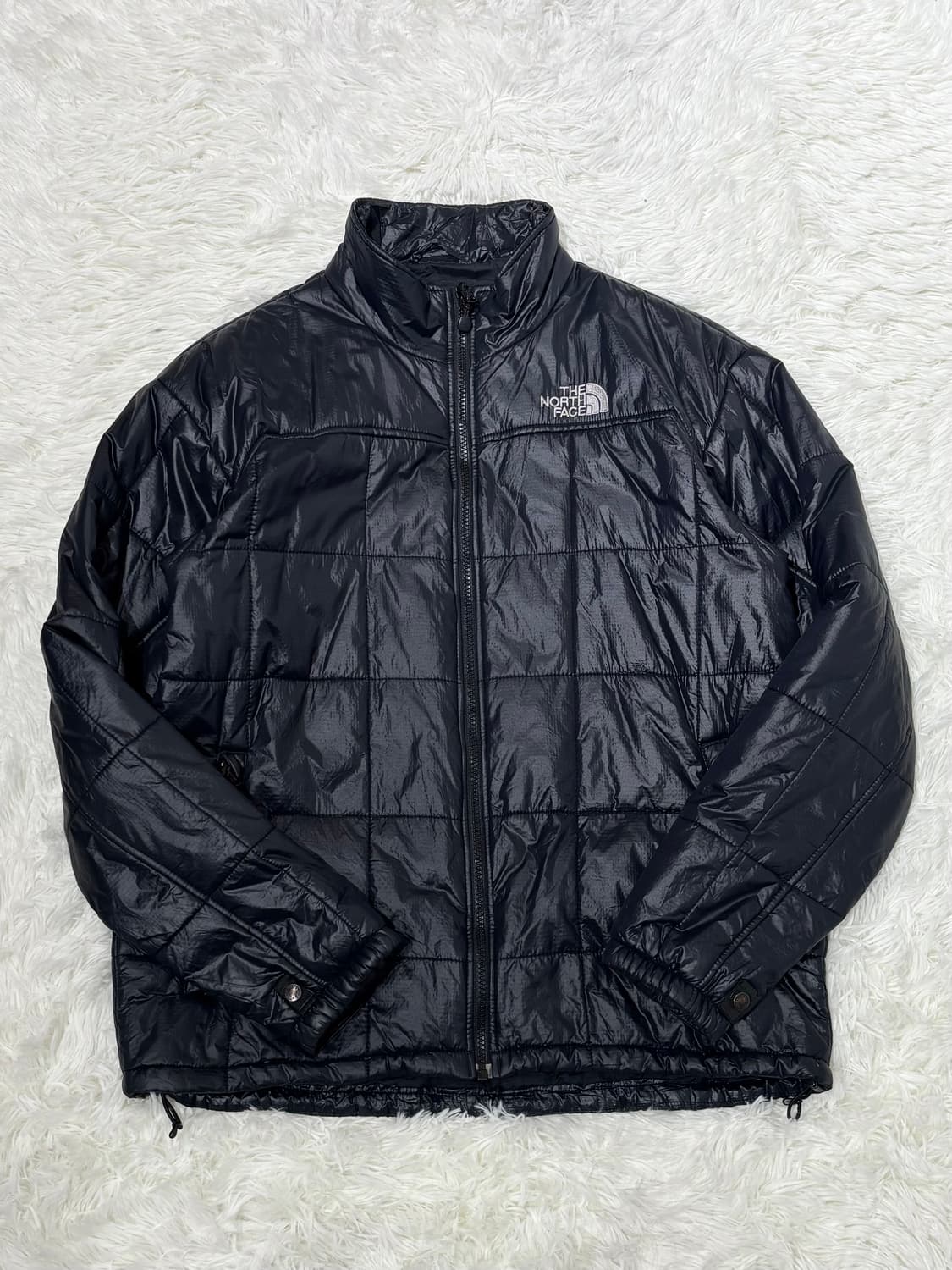 노스페이스 블랙 유광 경량패딩 상품이미지3